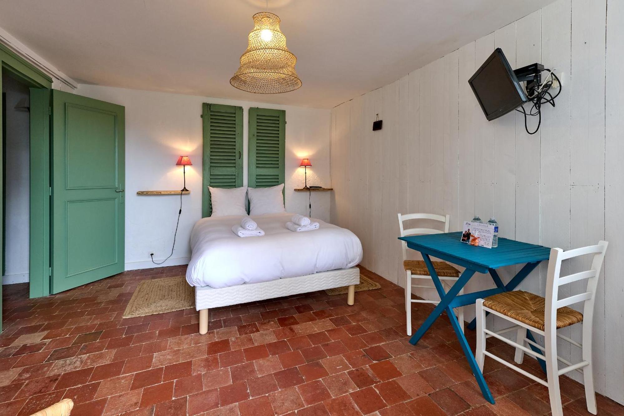 Le Nid Du Marinier Apartment Cuffy Exterior photo